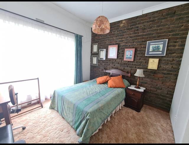 2HA SMALLHOLDING FOR SALE IN MOOILANDE